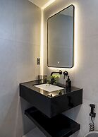 Metrolux City Contemporary Hotel