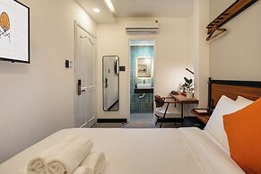 Metrolux City Contemporary Hotel