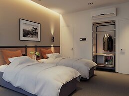 Metrolux City Contemporary Hotel