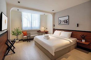 Metrolux City Contemporary Hotel