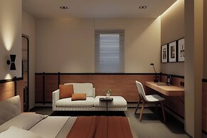Metrolux City Contemporary Hotel