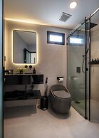 Metrolux City Contemporary Hotel