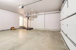 1 Mi to Oregon Dunes: Quiet Getaway w/ Deck