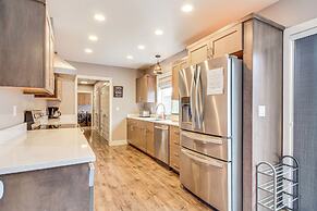 1 Mi to Oregon Dunes: Quiet Getaway w/ Deck