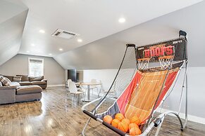 1 Mi to Oregon Dunes: Quiet Getaway w/ Deck