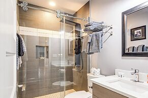 1 Mi to Oregon Dunes: Quiet Getaway w/ Deck