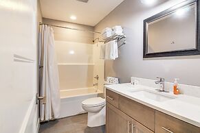 1 Mi to Oregon Dunes: Quiet Getaway w/ Deck