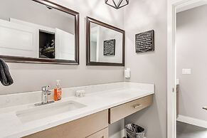 1 Mi to Oregon Dunes: Quiet Getaway w/ Deck