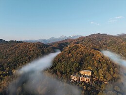 Hegu Mountain Retreat