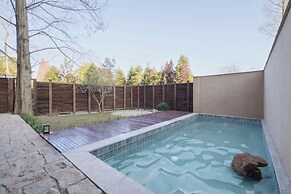 Hegu Mountain Retreat