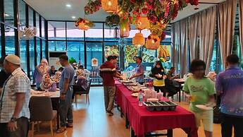 Trang Oasis Waterpark Hotel