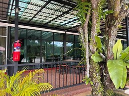 Trang Oasis Waterpark Hotel