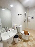 Trang Oasis Waterpark Hotel