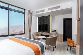 Diamond Palm Hotel & Resort