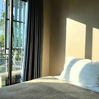 V Tharm Hotel