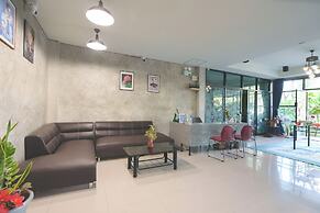V Tharm Hotel