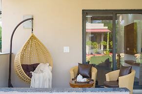 ELIVAAS 5 BHK With Pvt Pool - Zenora