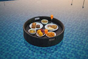 ELIVAAS 5 BHK With Pvt Pool - Zenora