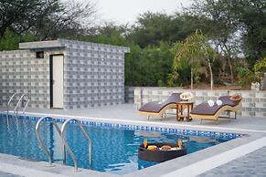 ELIVAAS 5 BHK With Pvt Pool - Zenora