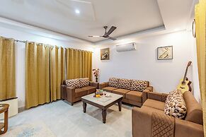 ELIVAAS 5 BHK With Pvt Pool - Zenora