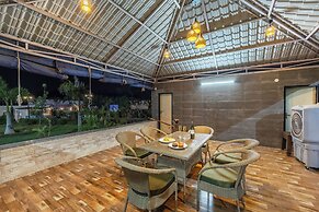 ELIVAAS 5 BHK With Pvt Pool - Zenora