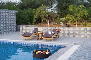 ELIVAAS 5 BHK With Pvt Pool - Zenora