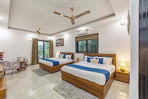 ELIVAAS 5 BHK With Pvt Pool - Zenora