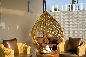 ELIVAAS 5 BHK With Pvt Pool - Zenora