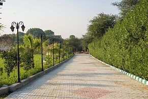 ELIVAAS 5 BHK With Pvt Pool - Zenora