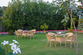 ELIVAAS 5 BHK With Pvt Pool - Zenora