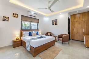 ELIVAAS 5 BHK With Pvt Pool - Zenora