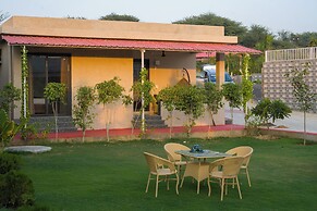 ELIVAAS 5 BHK With Pvt Pool - Zenora