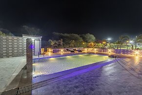 ELIVAAS 5 BHK With Pvt Pool - Zenora