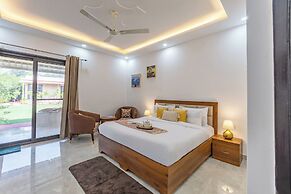 ELIVAAS 5 BHK With Pvt Pool - Zenora