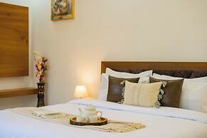 ELIVAAS 5 BHK With Pvt Pool - Zenora