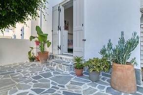 Family House Close to the sea
