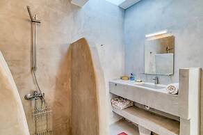 Family House Close to the sea