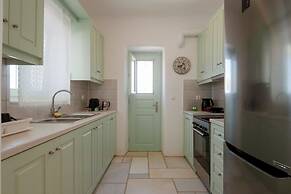 Fairytale House Seaview and Sunset -island Living-