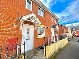 Quiet 2bedroom Home-garden-parking-family Friendly