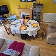 Quiet 2bedroom Home-garden-parking-family Friendly