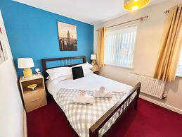 Quiet 2bedroom Home-garden-parking-family Friendly