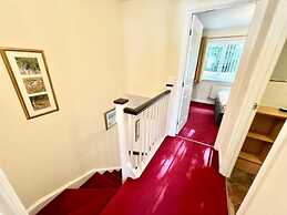 Quiet 2bedroom Home-garden-parking-family Friendly