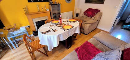 Quiet 2bedroom Home-garden-parking-family Friendly