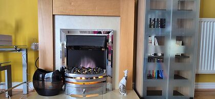 Quiet 2bedroom Home-garden-parking-family Friendly