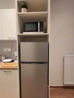 2 bd Renovated Flat at Acropolis