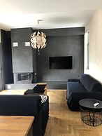 Luxurious Apartment With big Balcony Best Location