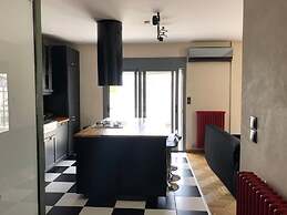 Luxurious Apartment With big Balcony Best Location