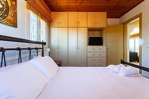 Seaview Nature Retreat - Filiatra s Cozy Hideaway