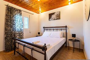 Seaview Nature Retreat - Filiatra s Cozy Hideaway