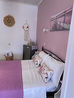 Alonnisos Beachfront Getaway - Cozy Summer Gem